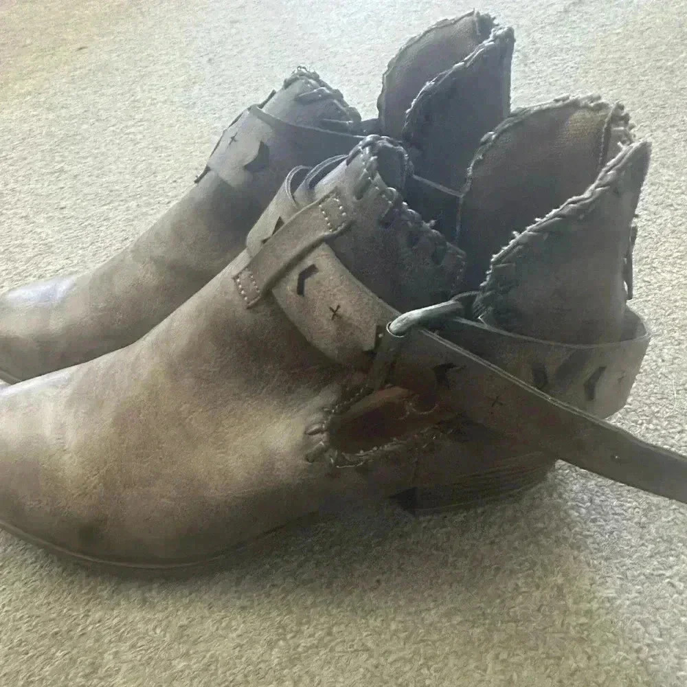 Sugar tuggles women’s boots‎ size 9 1/2